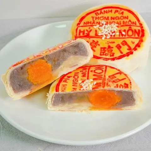 Hình ảnh Bánh pía khoai môn