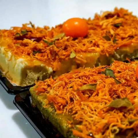 Hình ảnh Bông Lan Khô Gà Sốt Bơ - Hộp 12 Miếng
