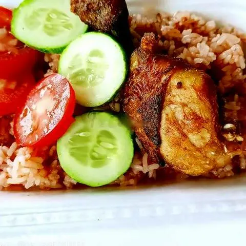 Hình ảnh Cơm đùi gà chiên nước mắm