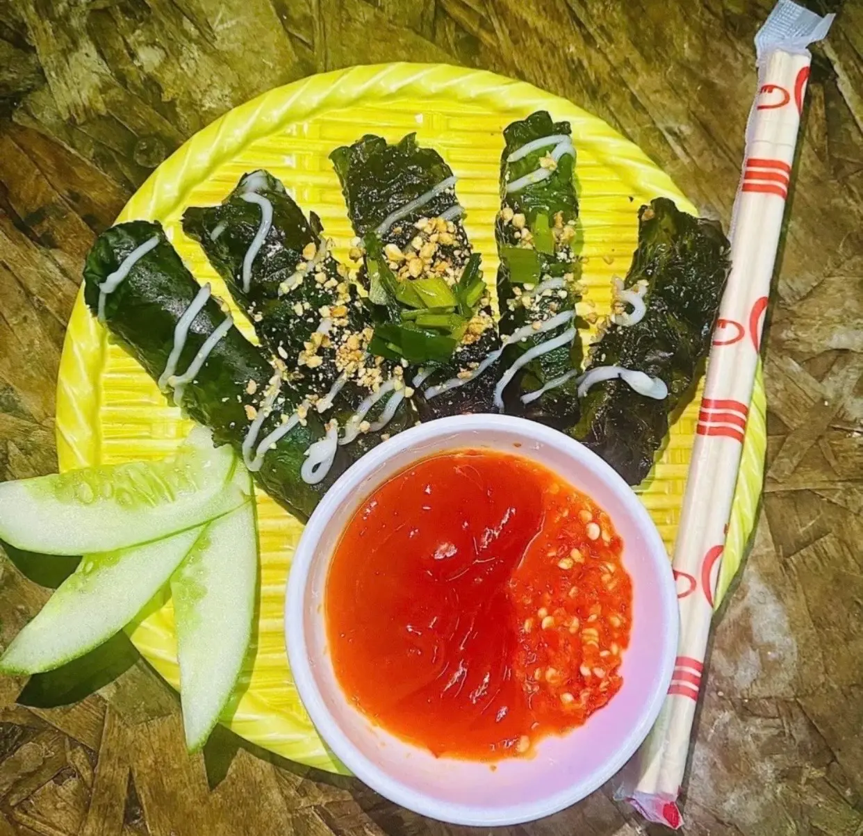 Hình ảnh Bò Lá Lốt 5 Viên Ăn Kèm Tương Ớt + 1 Ly Bí Đao ( Ly Lớn )