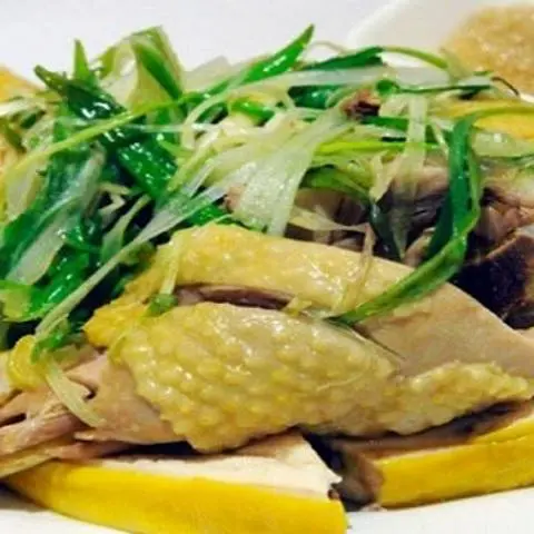 Hình ảnh Cơm Gà Hấp Hành