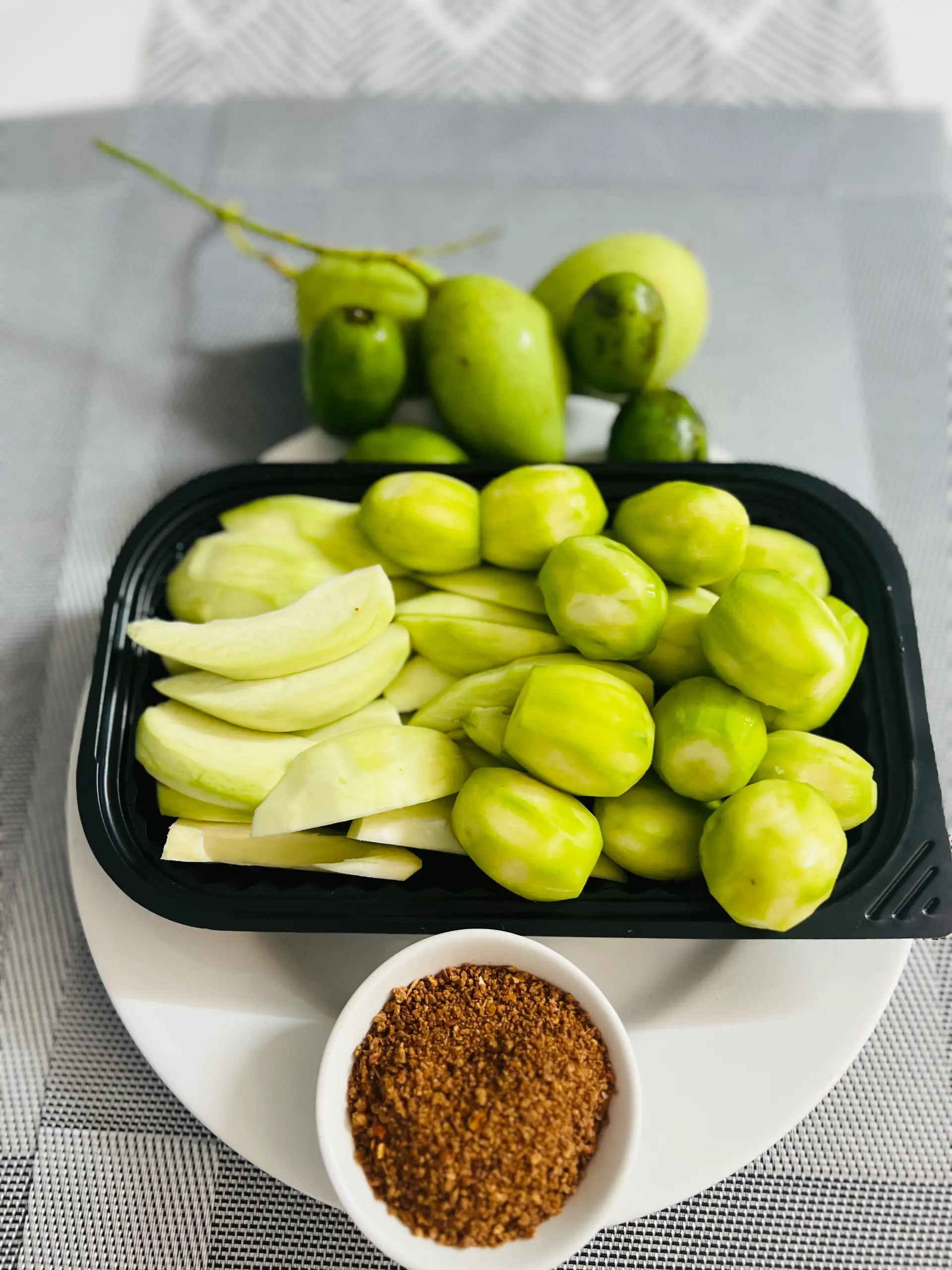 Hình ảnh Xoài non - cóc non  cắt sẵn 400g - (muối)