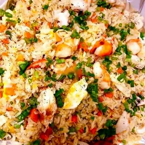Hình ảnh Cơm chiên tôm mực