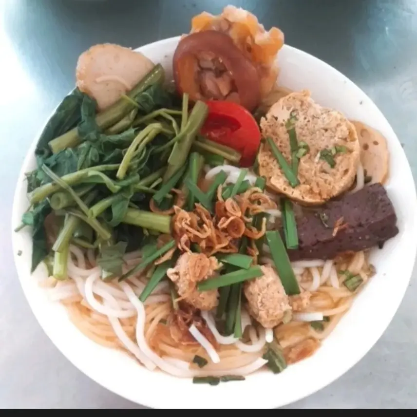 Hình ảnh Canh Bún Giò Cua Chả ( không tô muỗng đũa)
