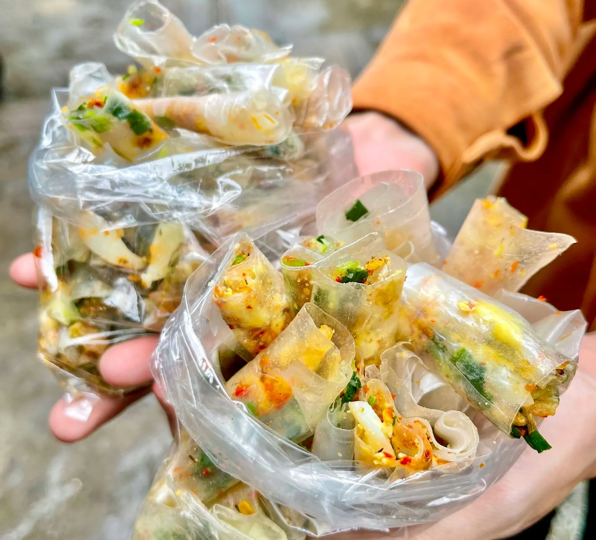 Hình ảnh Bánh Tráng Cuốn Mỡ Hành