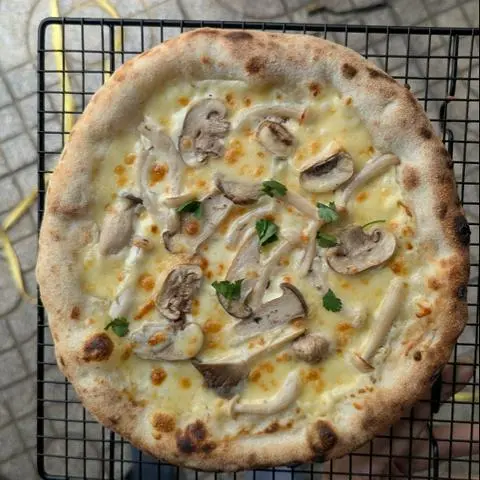 Hình ảnh Pizza nấm sốt kem (S)