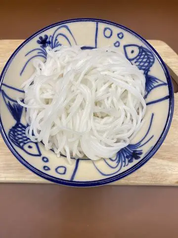 Hình ảnh Bún + Nước lèo ( không thịt, k hành )