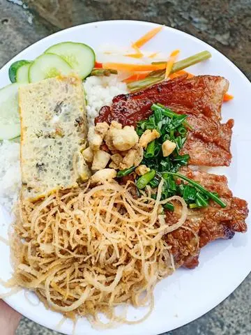 Hình ảnh Cơm Sườn bì chả