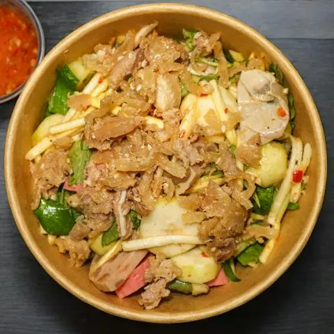 Hình ảnh Tré trộn nem chả