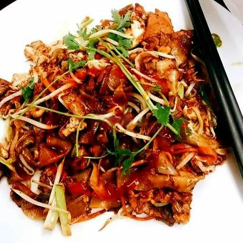 Hình ảnh Hủ tíu xào giá hẹ
