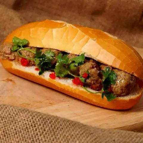 Hình ảnh Bánh mì bì xíu mại