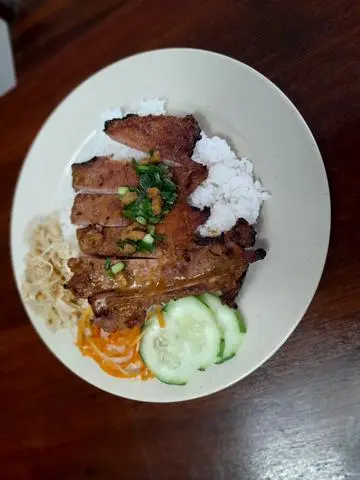 Hình ảnh Cơm sườn,bì thịt