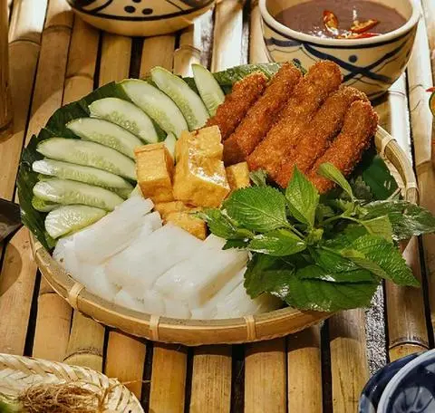 Hình ảnh Bún Đậu - Nem Chua Rán