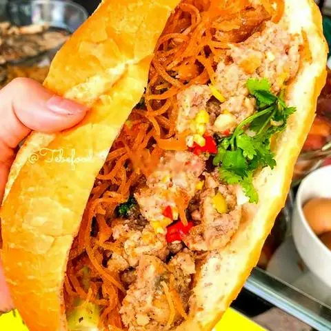 Hình ảnh Bánh mì bì xíu mại đặc biệt