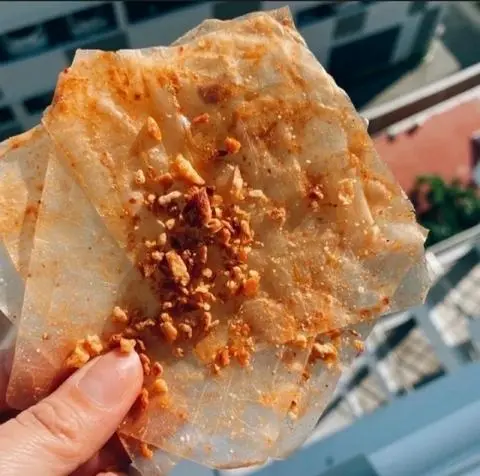 Hình ảnh Bánh tráng muối tỏi Xike