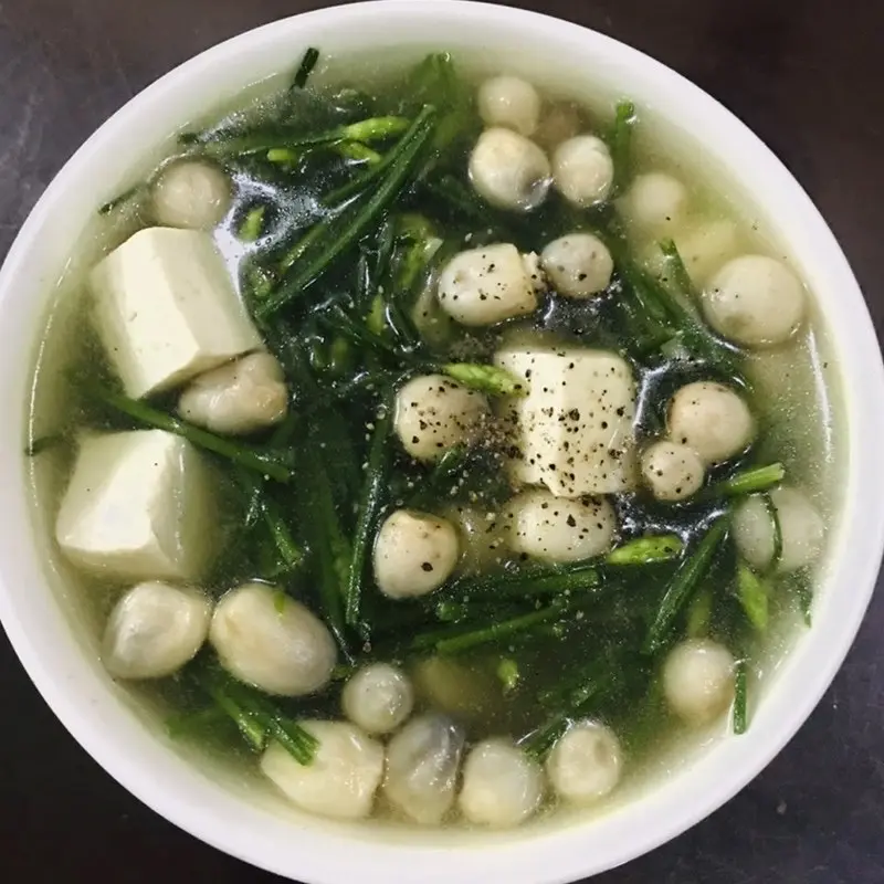 Hình ảnh Canh hẹ nấu nấm - tàu hủ non