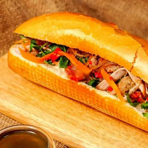 Hình ảnh Bánh mì bì thịt đặc biệt