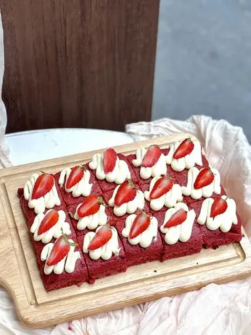 Hình ảnh Set bánh red velvet