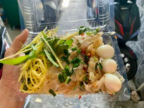 Hình ảnh Bánh Tráng Trộn Mỡ Hành 