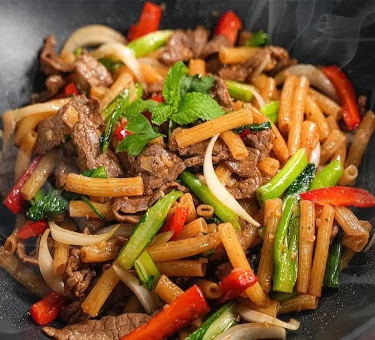 Hình ảnh Nui Xào Bò