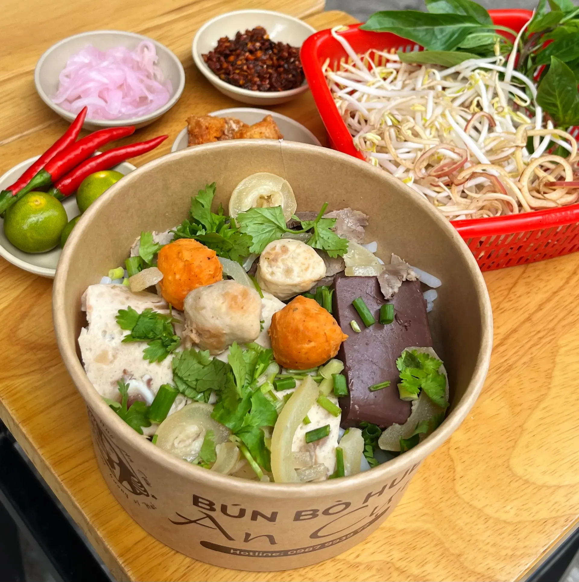 Hình ảnh Tô Đầy Đủ Không Móng