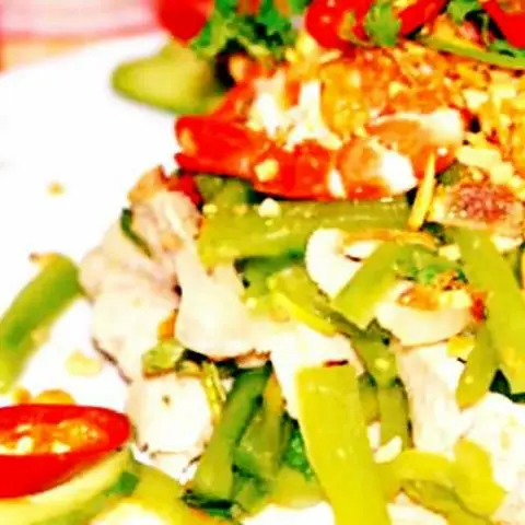 Hình ảnh Gỏi rau tiến vua tôm thịt