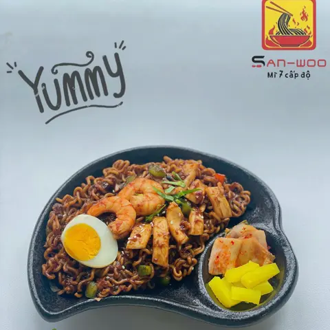 Hình ảnh Mì tương đen hải sản + 1 trà vải