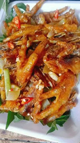 Hình ảnh Chân gà chiên mắm