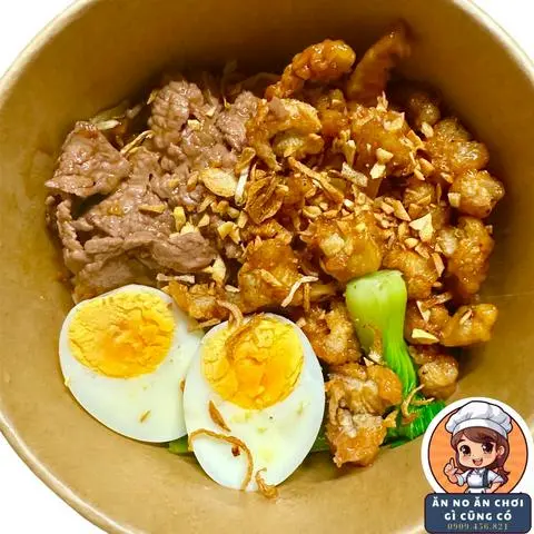 Hình ảnh Mì Trộn Bò Xào + Tóp Mỡ Chiên Giòn + Trứng Lòng Đào