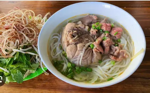 Hình ảnh Bún giò bò tái 