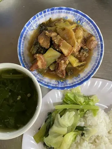 Hình ảnh Cơm Thịt Kho Cải Chua