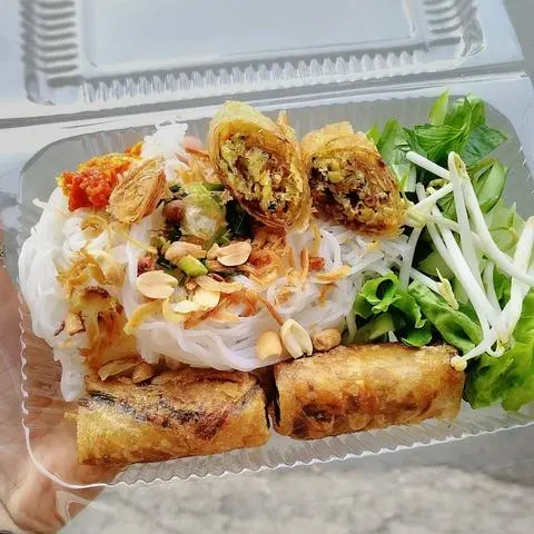 Hình ảnh Bún chả giò rế