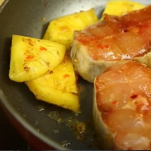 Hình ảnh cá hú kho cà chua 