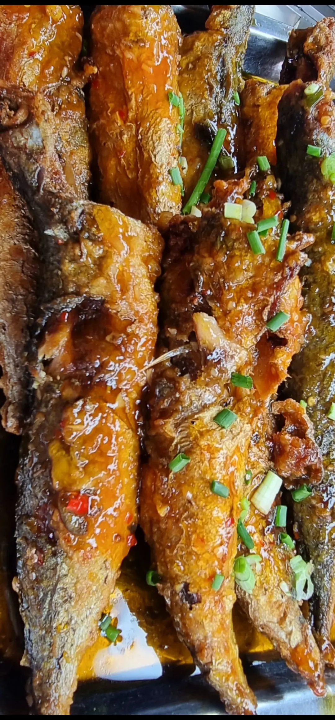 Hình ảnh Cá Biển Chiên Sốt Mắm Tỏi