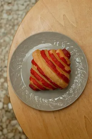 Hình ảnh Red Velvet Croissant