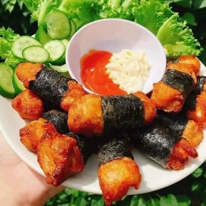 Hình ảnh Gà cuộn rong biển 5 viên 