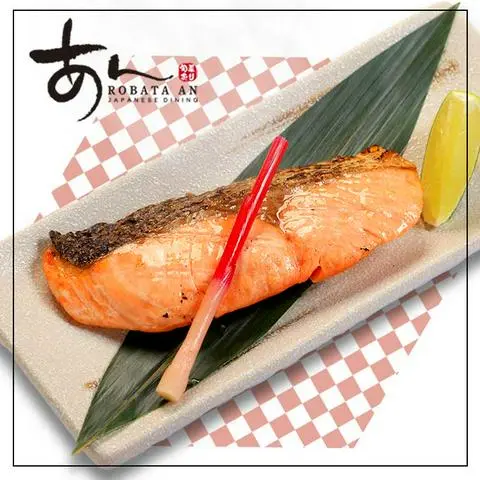 Hình ảnh Grilled Salted  Salmon/Cá hồi nướng muối