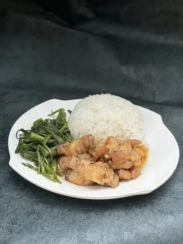 Hình ảnh Cơm ba rọi kho tiêu