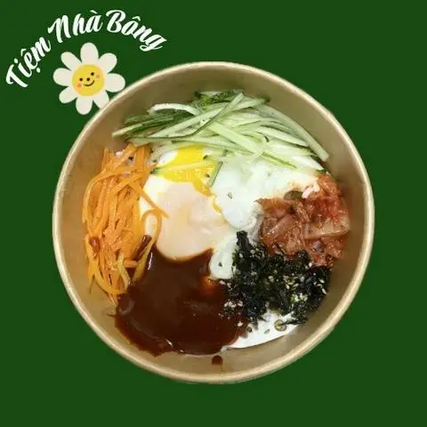 Hình ảnh Cơm Trộn Hàn Quốc Mix Trứng Ốp La 