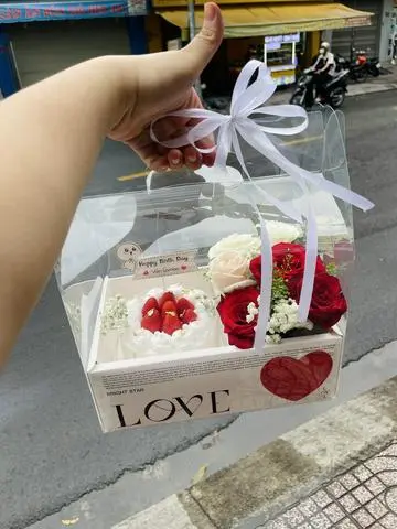 Hình ảnh Set hoa và bánh mẫu ngẫu nhiên