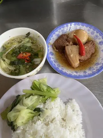Hình ảnh Cơm Thịt Kho Trứng
