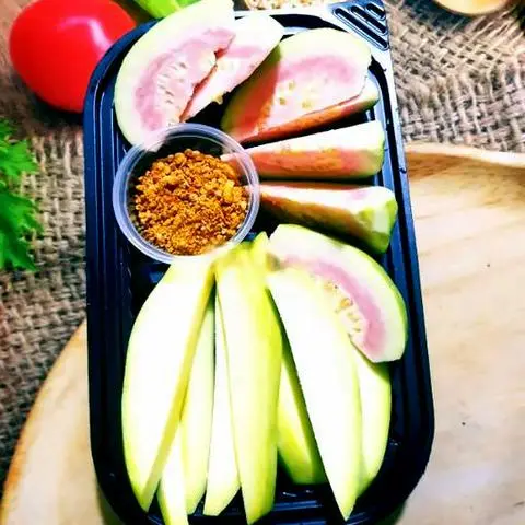 Hình ảnh Xoài xanh + Ổi ruột hồng size khổng lồ