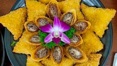 Hình ảnh 5 Cái- Chả Giò Hải Sản Tam Giác Vàng.