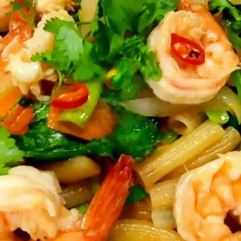 Hình ảnh Nui Xào Hải Sản