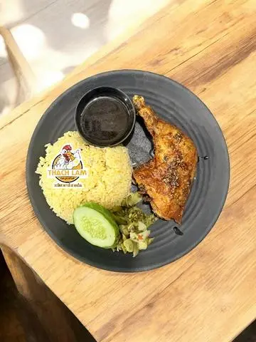 Hình ảnh Cơm gà sốt tiêu đen - đùi vừa
