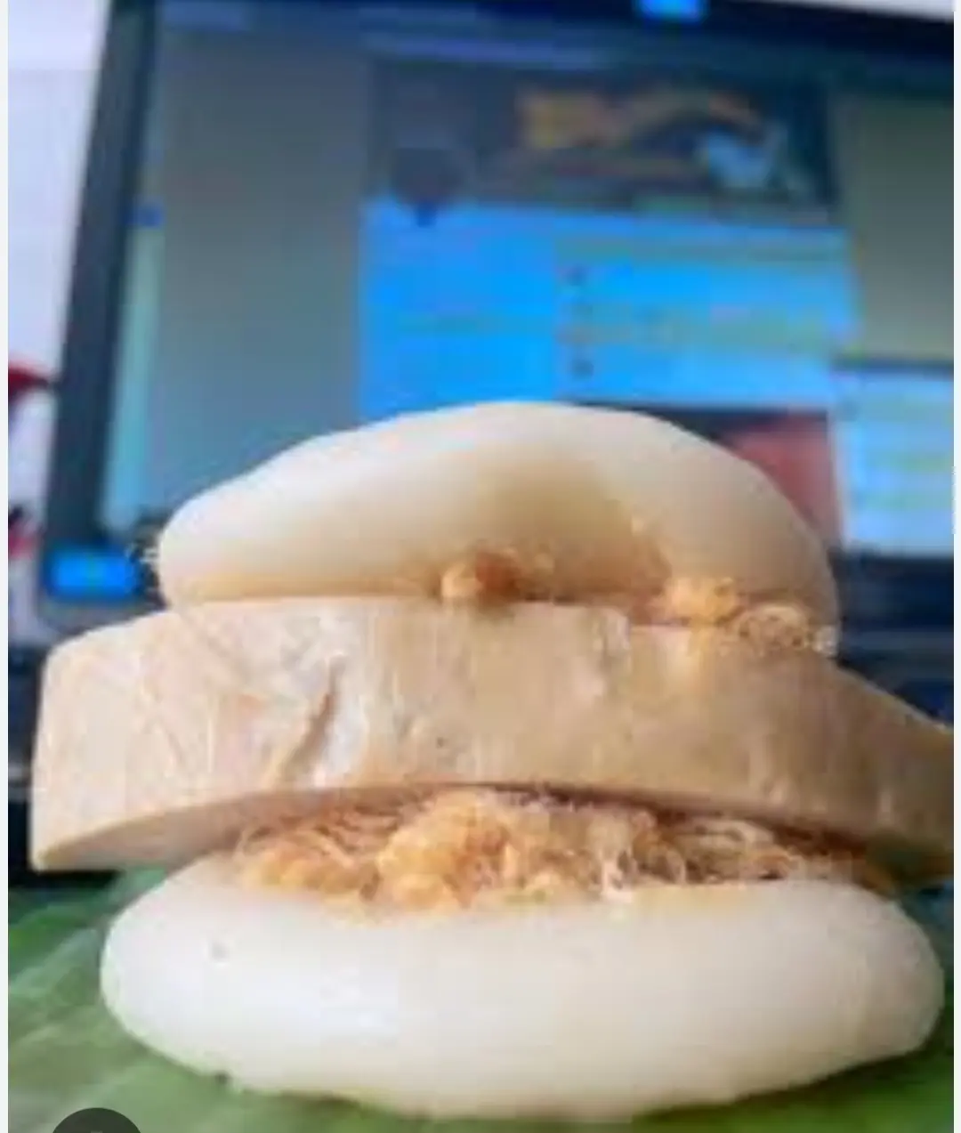 Hình ảnh BÁNH DÀY KẸP CHẢ LỤA CHÀ BÔNG 