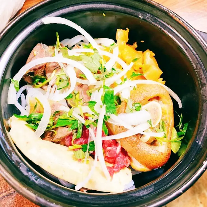 Hình ảnh Bún bò đặc biệt