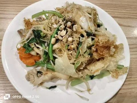 Hình ảnh Hủ tiếu chay áp chảo