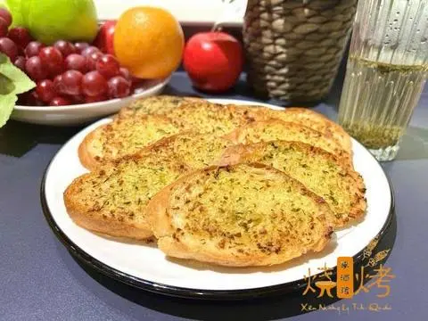 Hình ảnh C2a bánh mì nướng bơ tỏi 蒜香黃油烤法棍 