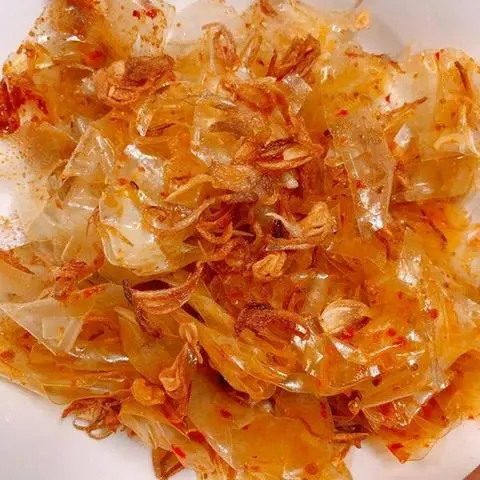 Hình ảnh bánh tráng trộn bơ hành phi muối